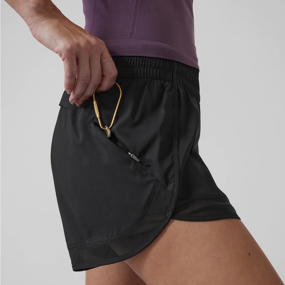 Athleta 4” mesh racer short